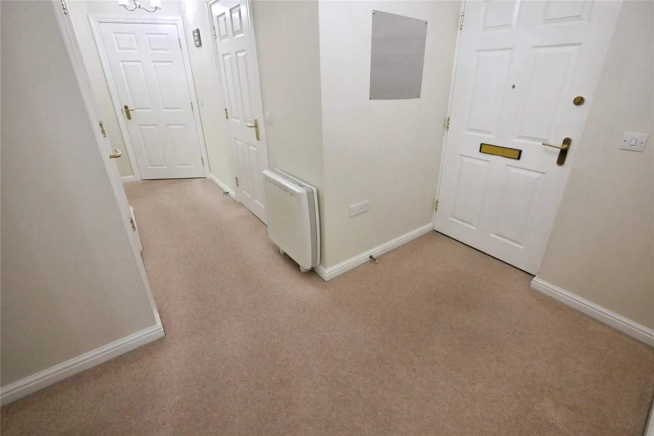 Junction Road, Warley, CM14, photo 7