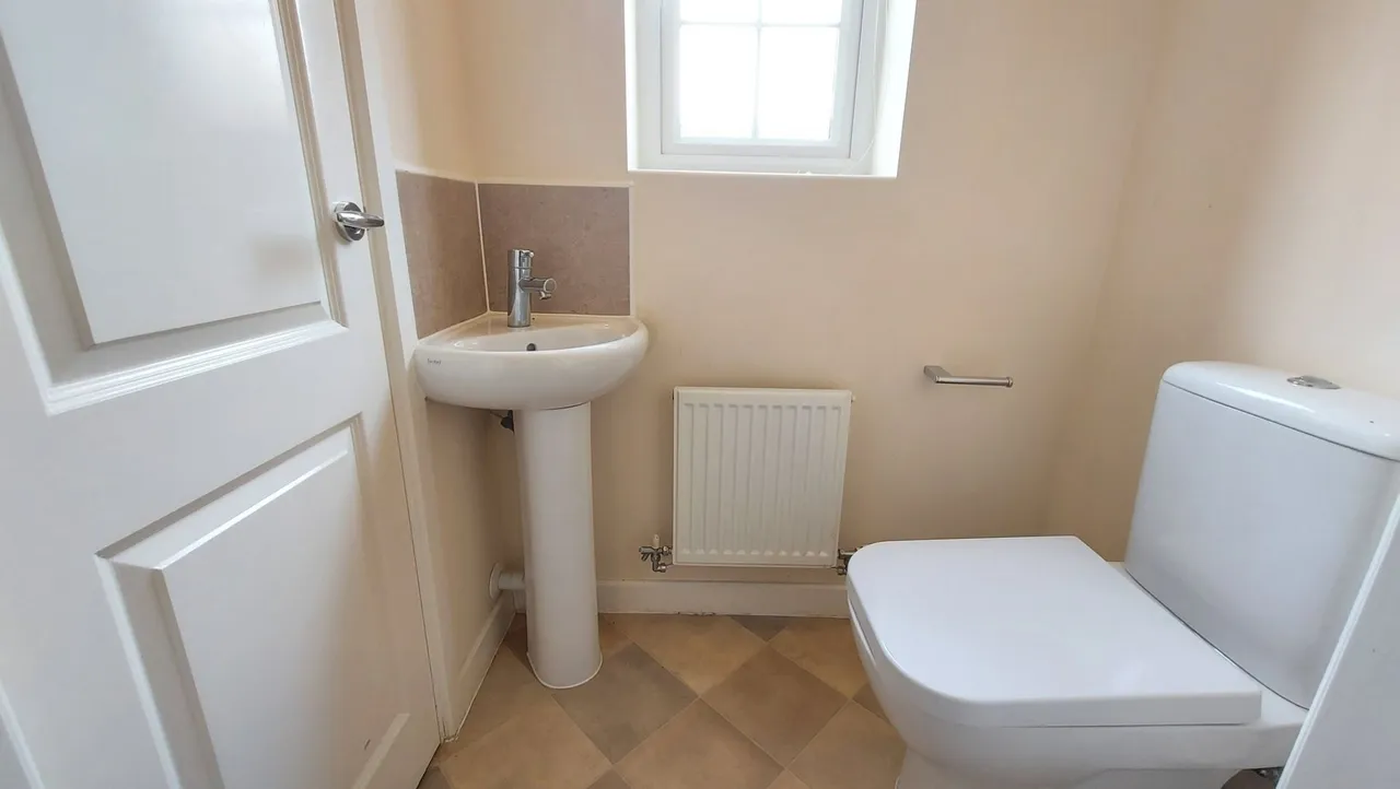 Huntingdon Place, Bourne, PE10, photo 9