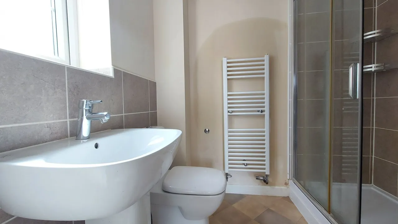Huntingdon Place, Bourne, PE10, photo 11