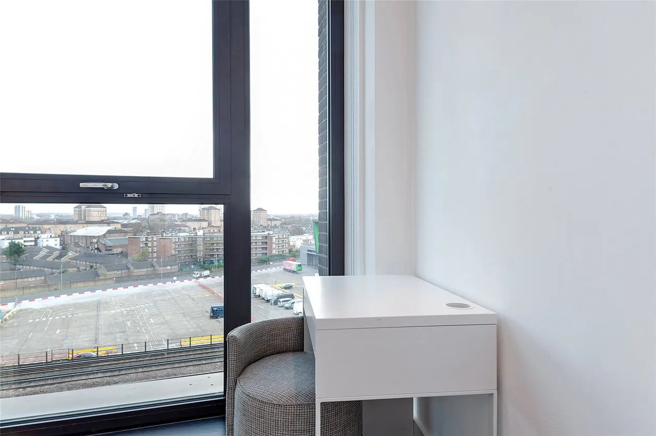 Thornes House, 4 Charles Clowes Walk, London, SW11, photo 8
