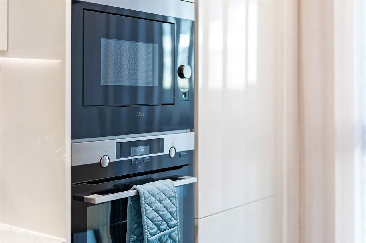 Thornes House, 4 Charles Clowes Walk, London, SW11, photo 6