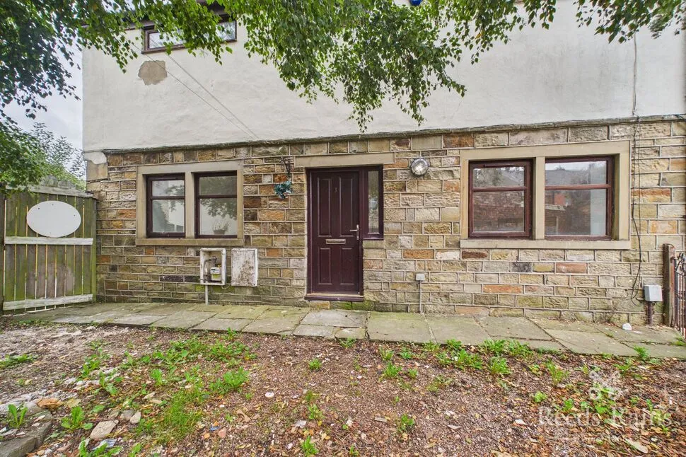 2 bed house to rent — Luck Lane, Huddersfield, West Yorkshire, HD1