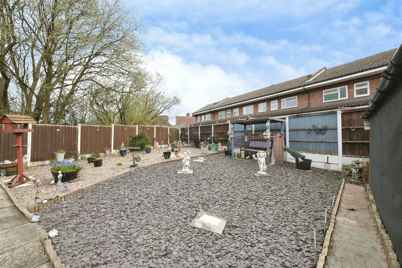 Lamb Crescent, Ripley, DE5, photo 16