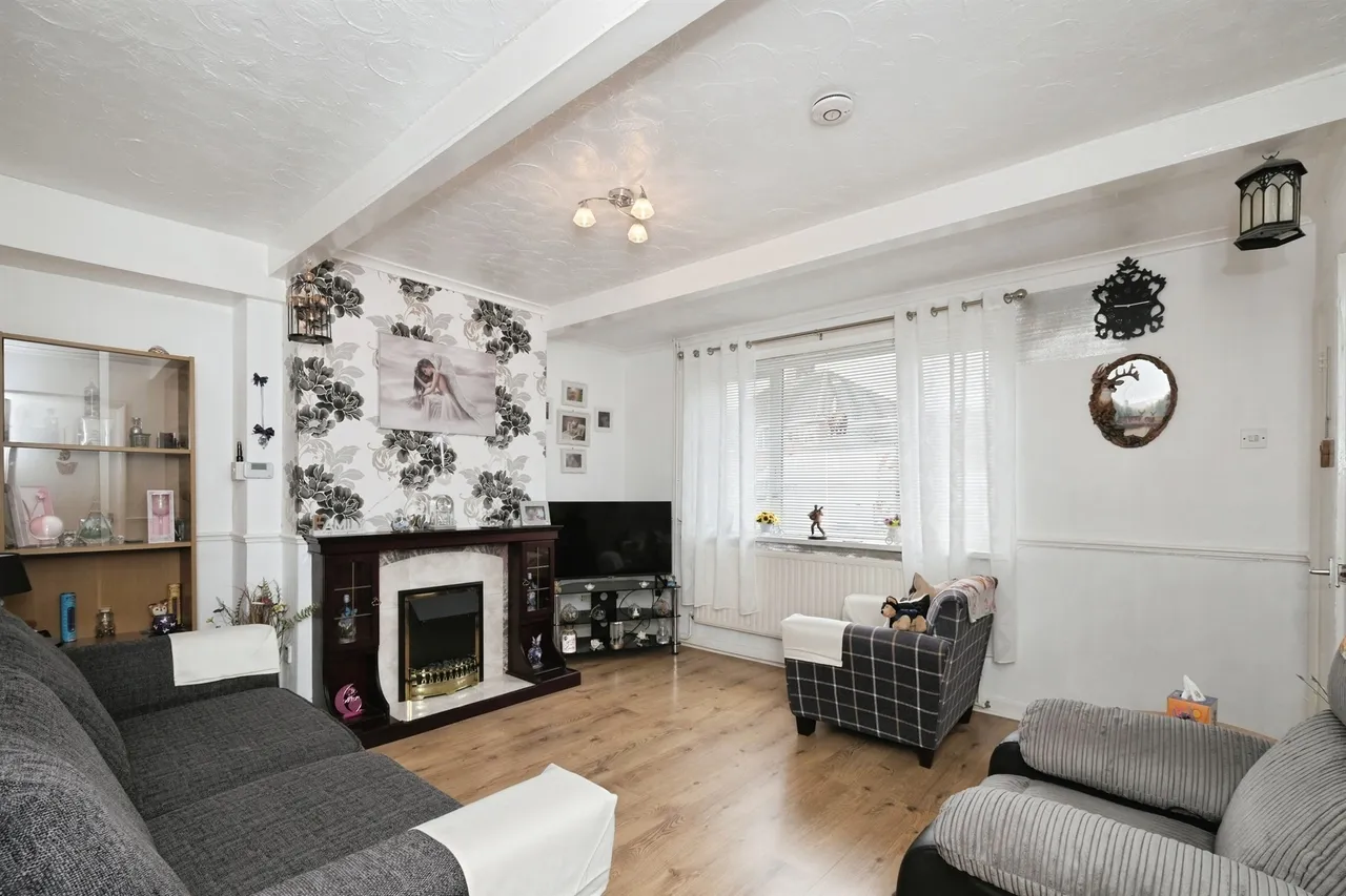 Lamb Crescent, Ripley, DE5, photo 2