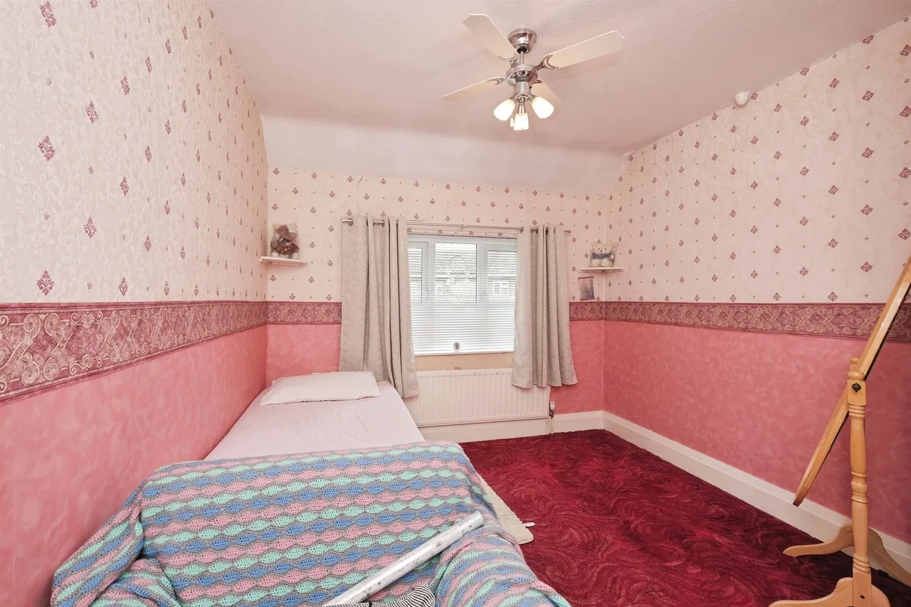 Lamb Crescent, Ripley, DE5, photo 11