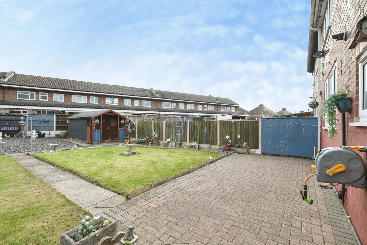 Lamb Crescent, Ripley, DE5, photo 5