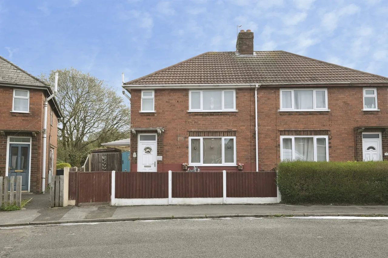Lamb Crescent, Ripley, DE5, photo 19
