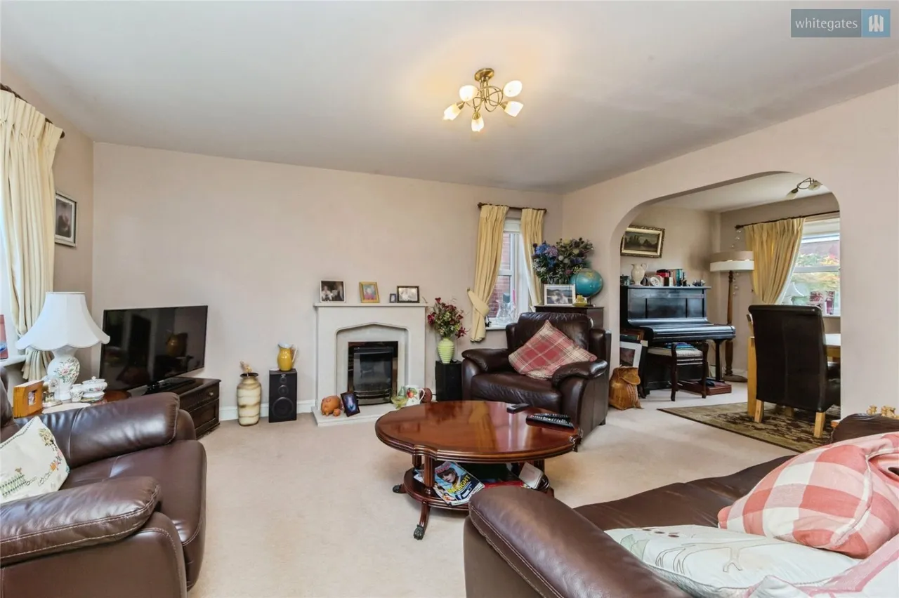 Salisbury Close, Crewe, CW2, photo 5