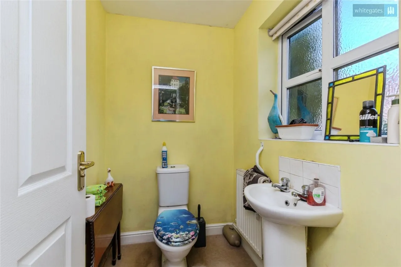 Salisbury Close, Crewe, CW2, photo 10