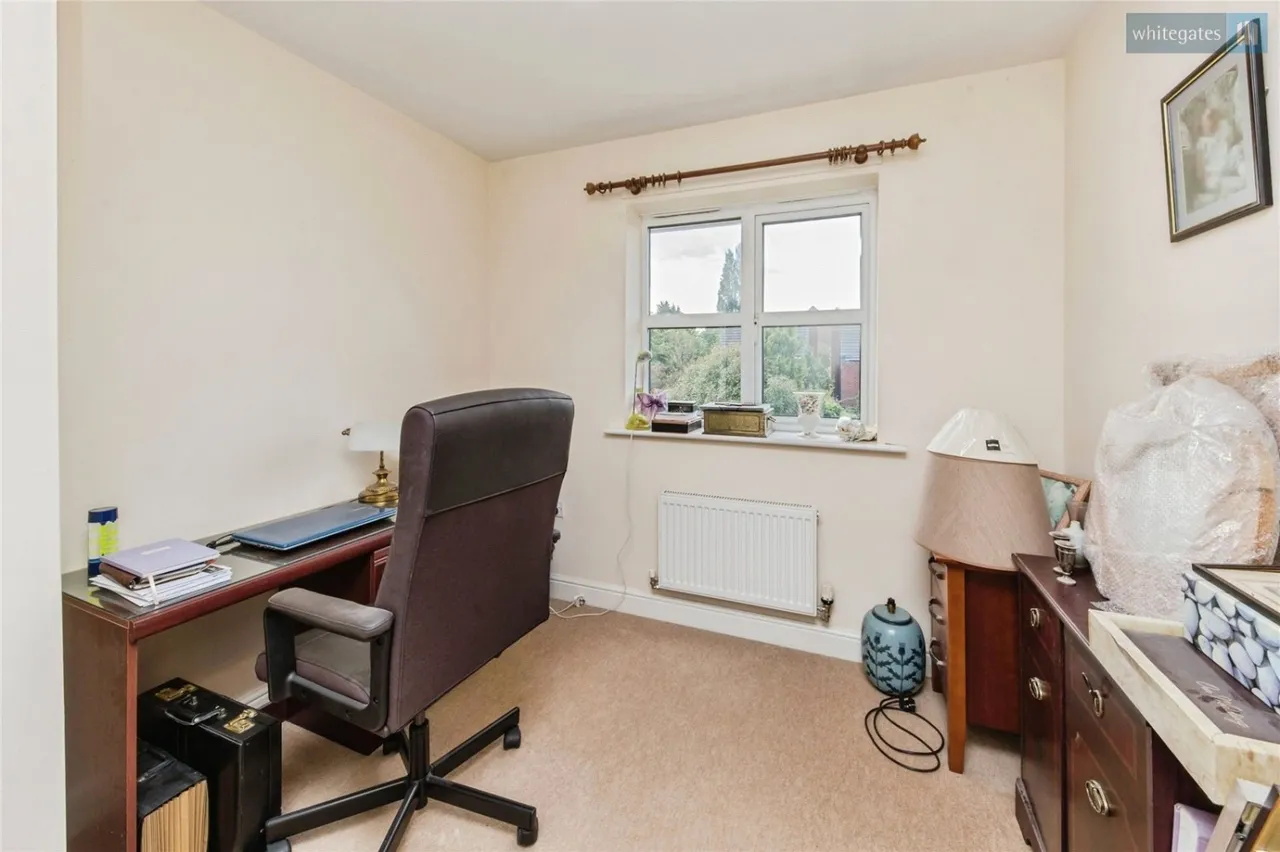 Salisbury Close, Crewe, CW2, photo 14