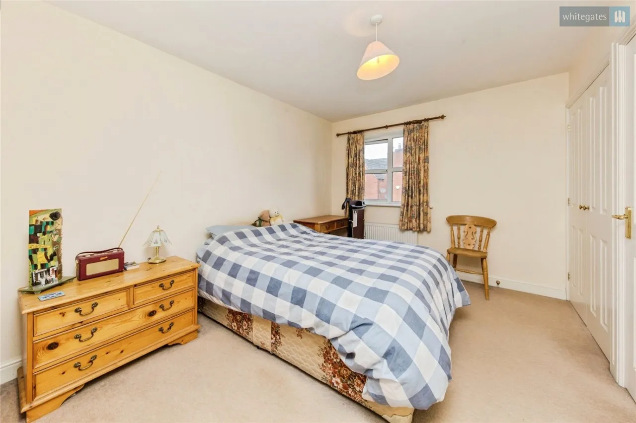 Salisbury Close, Crewe, CW2, photo 13