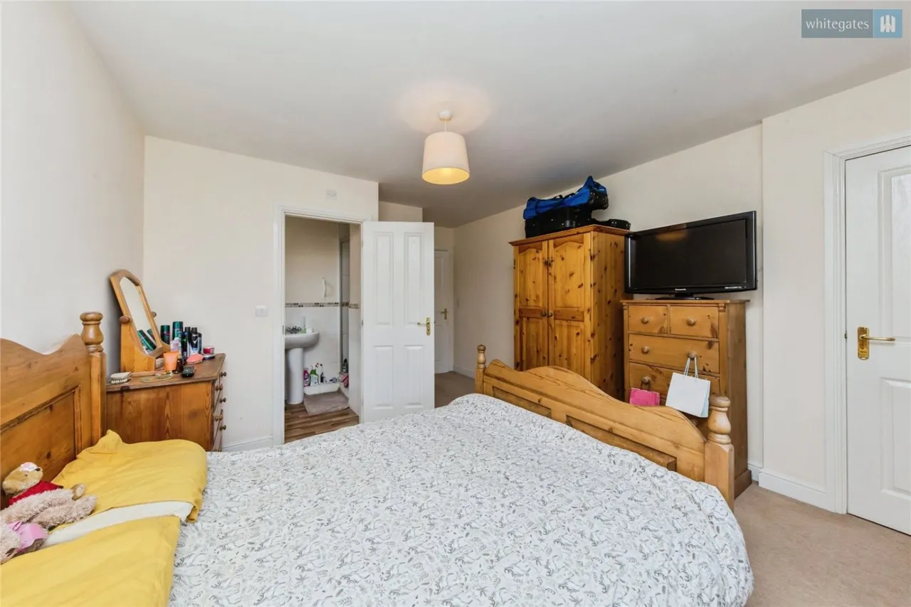 Salisbury Close, Crewe, CW2, photo 8