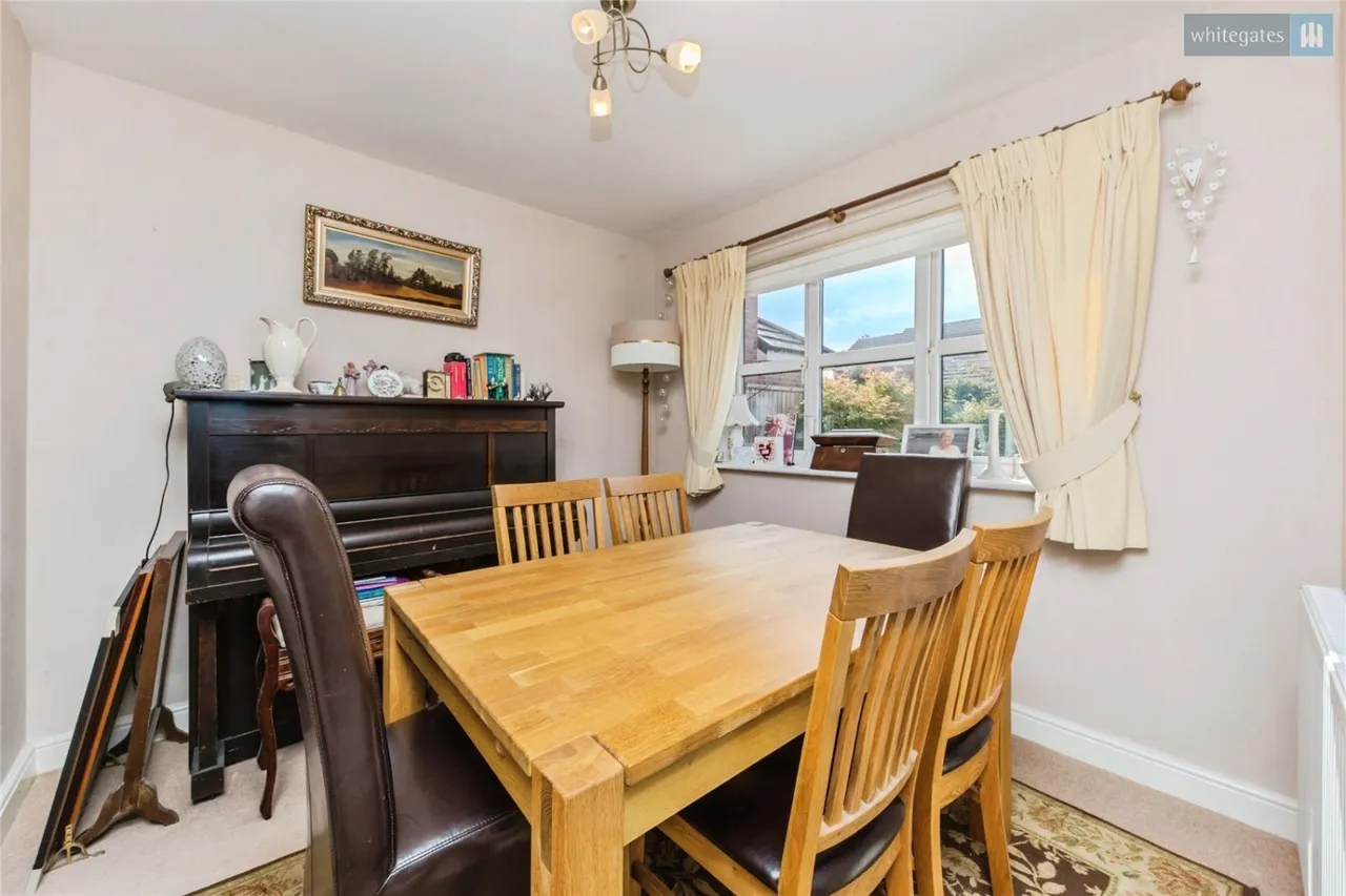 Salisbury Close, Crewe, CW2, photo 4