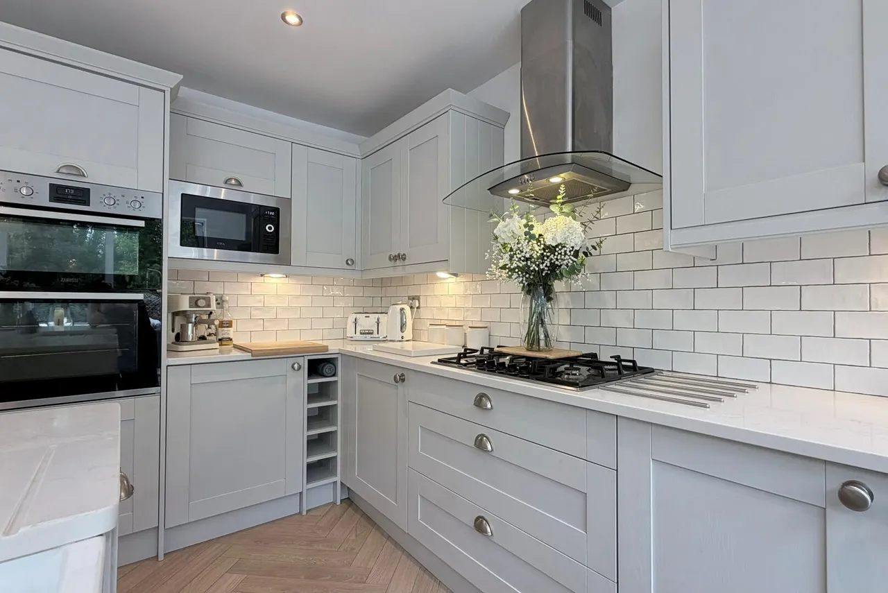 Stourbridge Road, Halesowen, photo 12