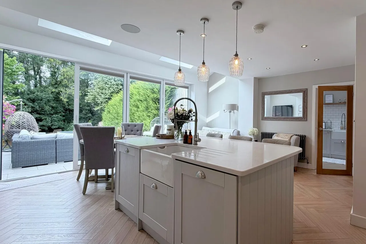 Stourbridge Road, Halesowen, photo 10