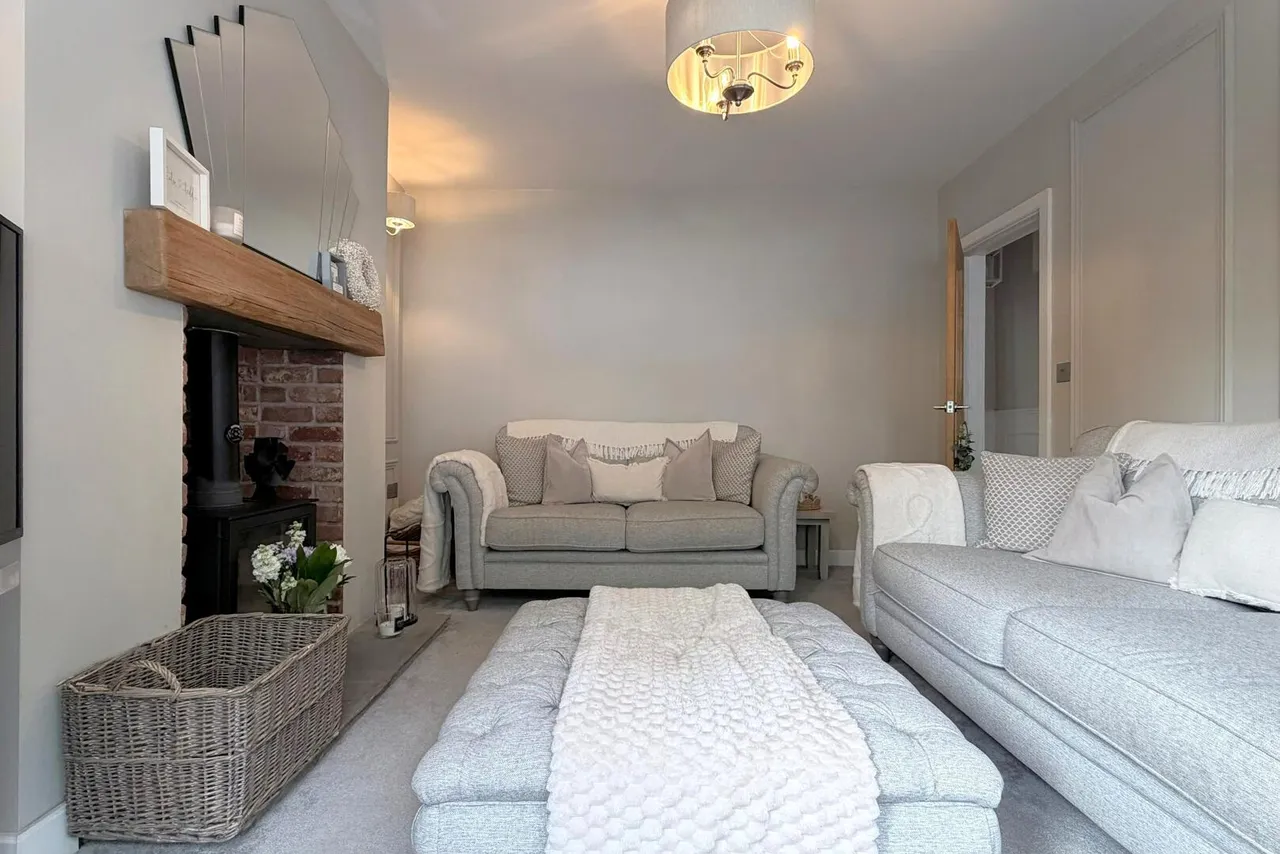 Stourbridge Road, Halesowen, photo 4