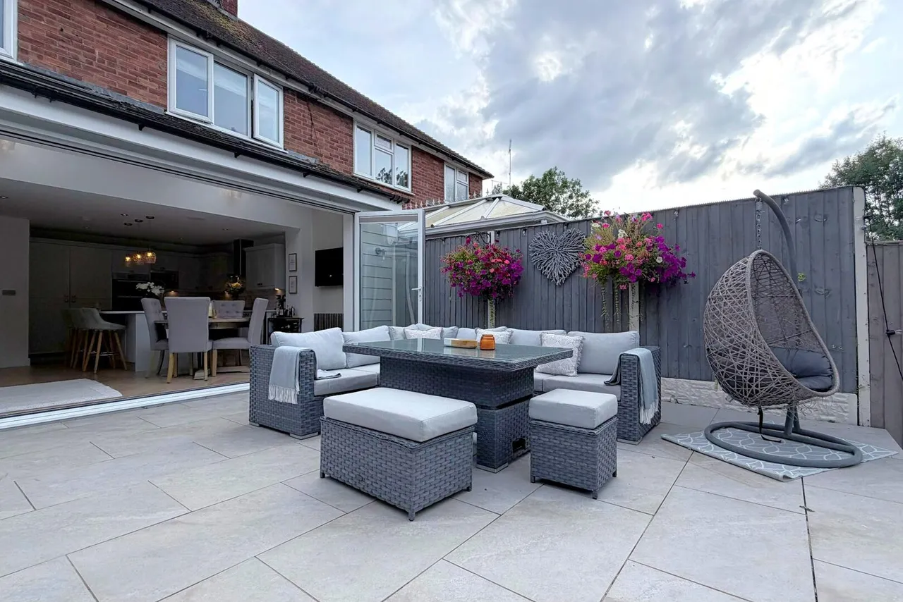 Stourbridge Road, Halesowen, photo 32