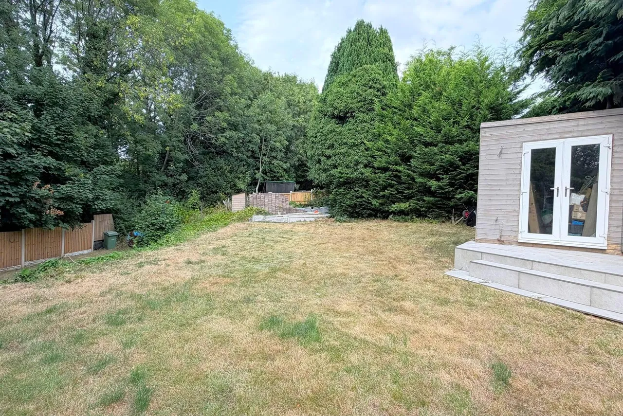 Stourbridge Road, Halesowen, photo 36