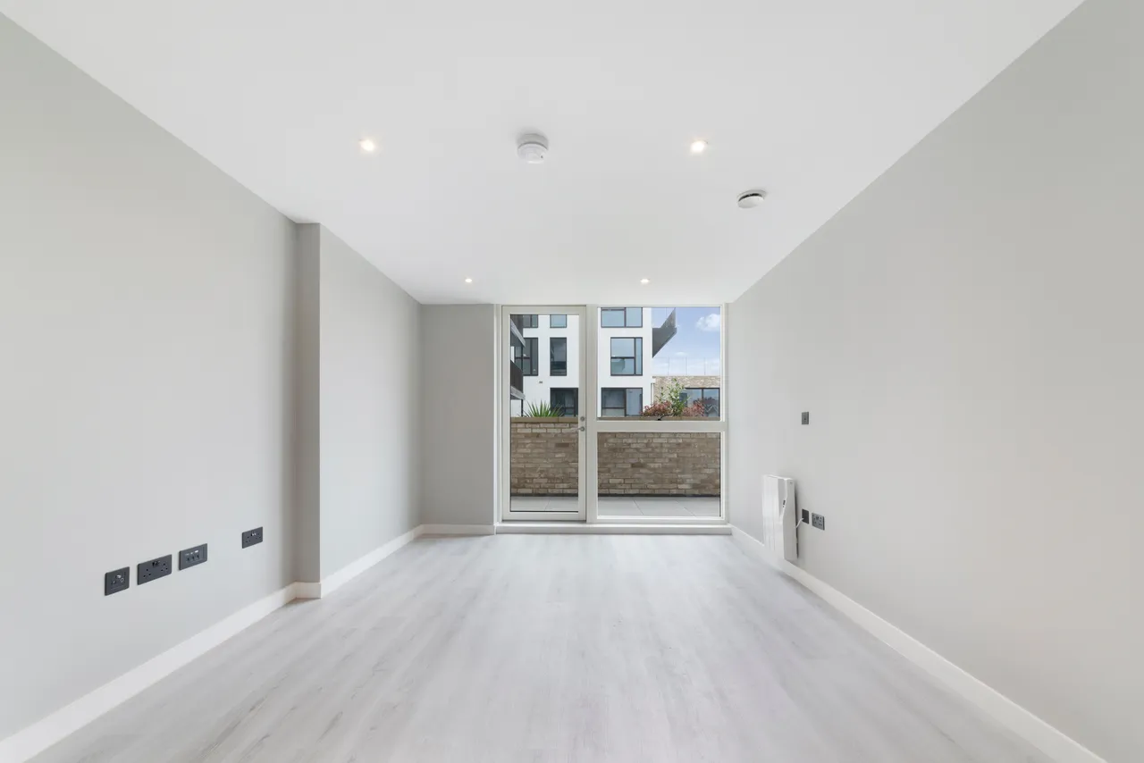 3 bed flat to rent, Dollis Hill Avenue, London, NW2