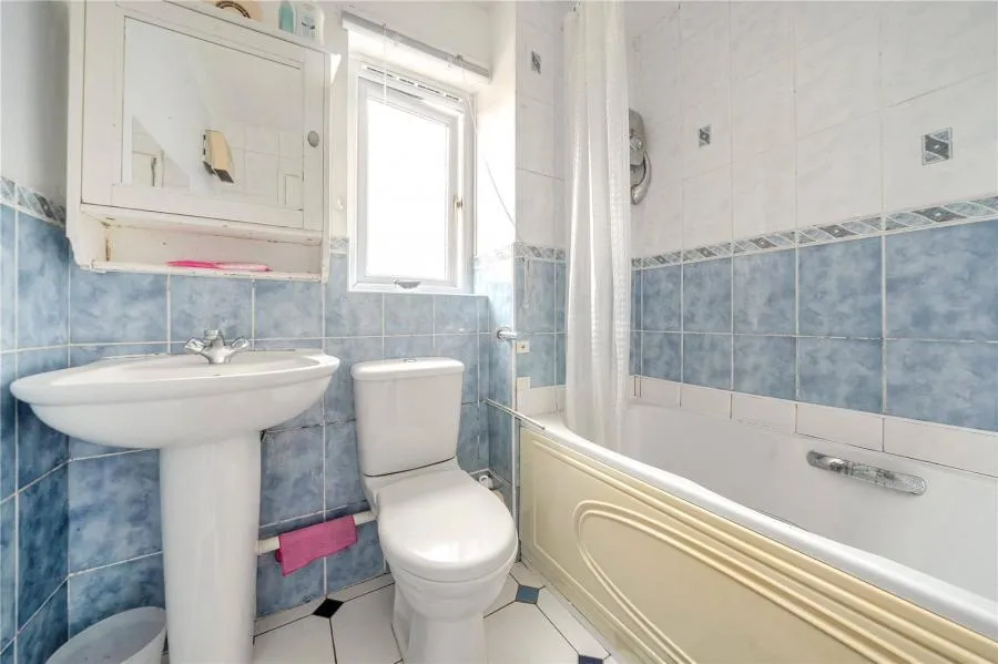 Donbas Close, Bulwell, NG6, photo 8