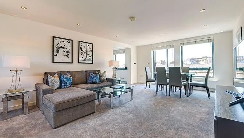 2 bed flat to rent, Fulham Road, London