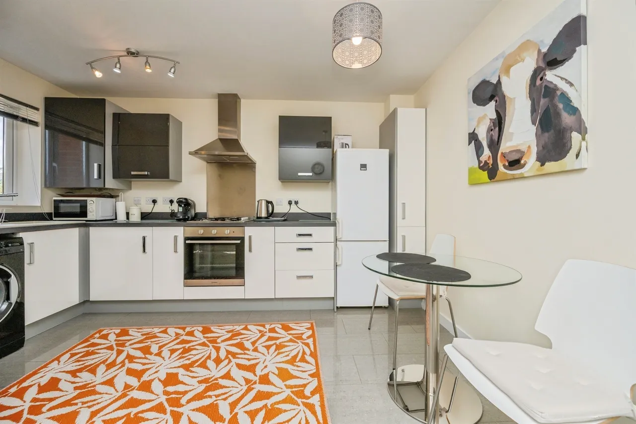 Almondsbury Close, Redditch, photo 2