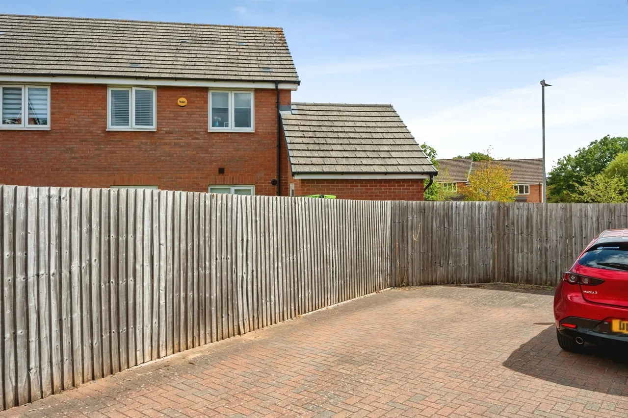 Almondsbury Close, Redditch, photo 5