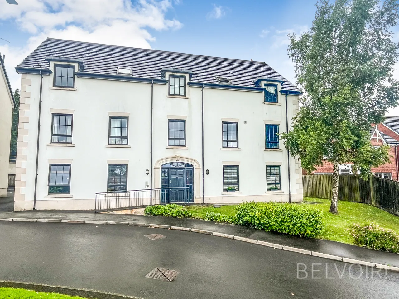 3 bed flat for sale — Sir Richard Wallace Walk, Lisburn, BT28