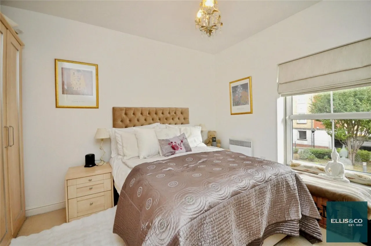 High Road, North Finchley, N12, photo 5