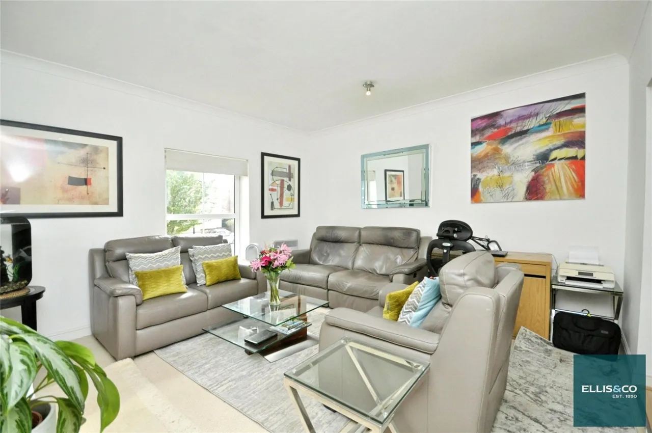 High Road, North Finchley, N12, photo 4
