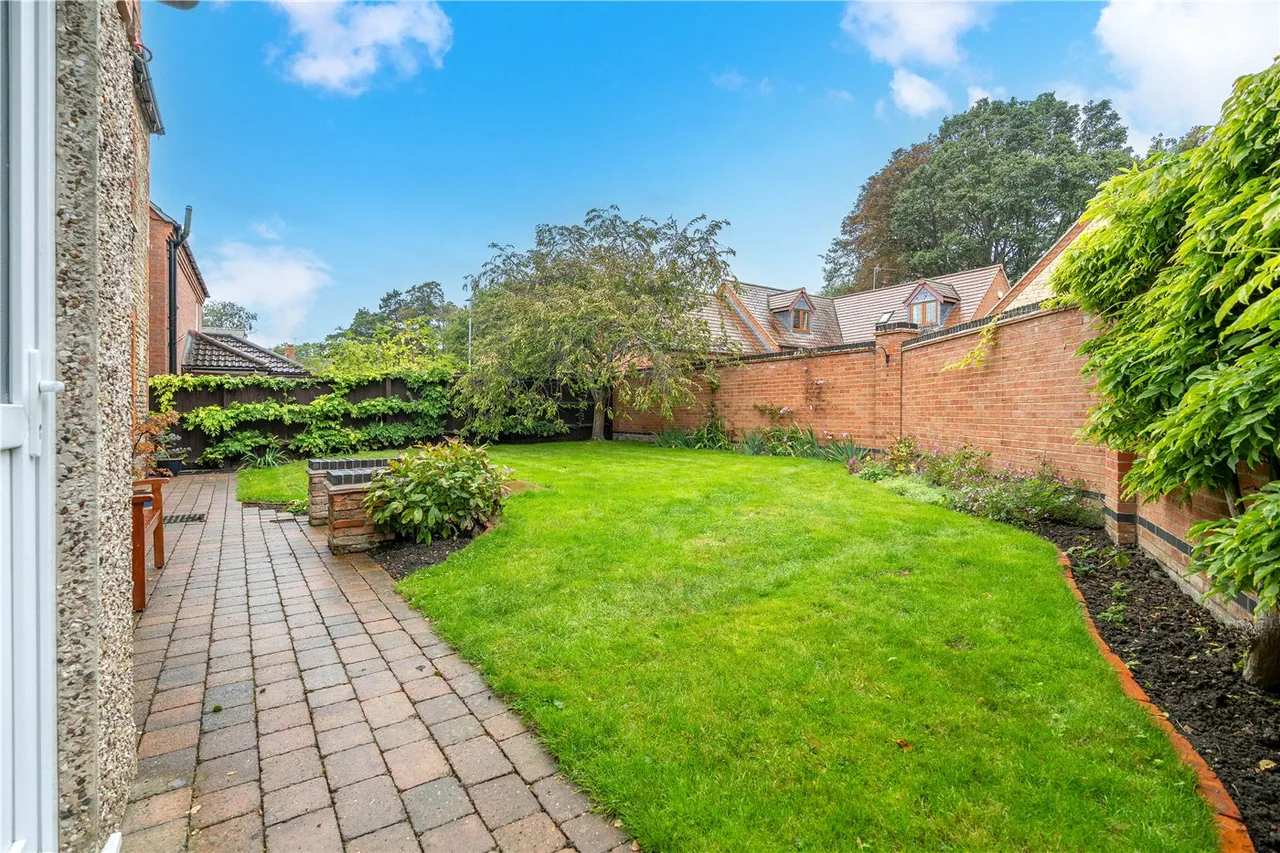 Westgate, Sleaford, Lincolnshire, NG34, photo 2