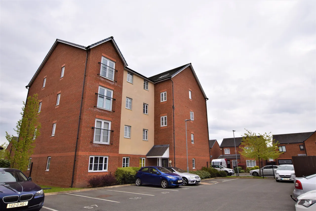 2 bed flat for sale — Cunningham Court, Eccleston, St Helens, WA10