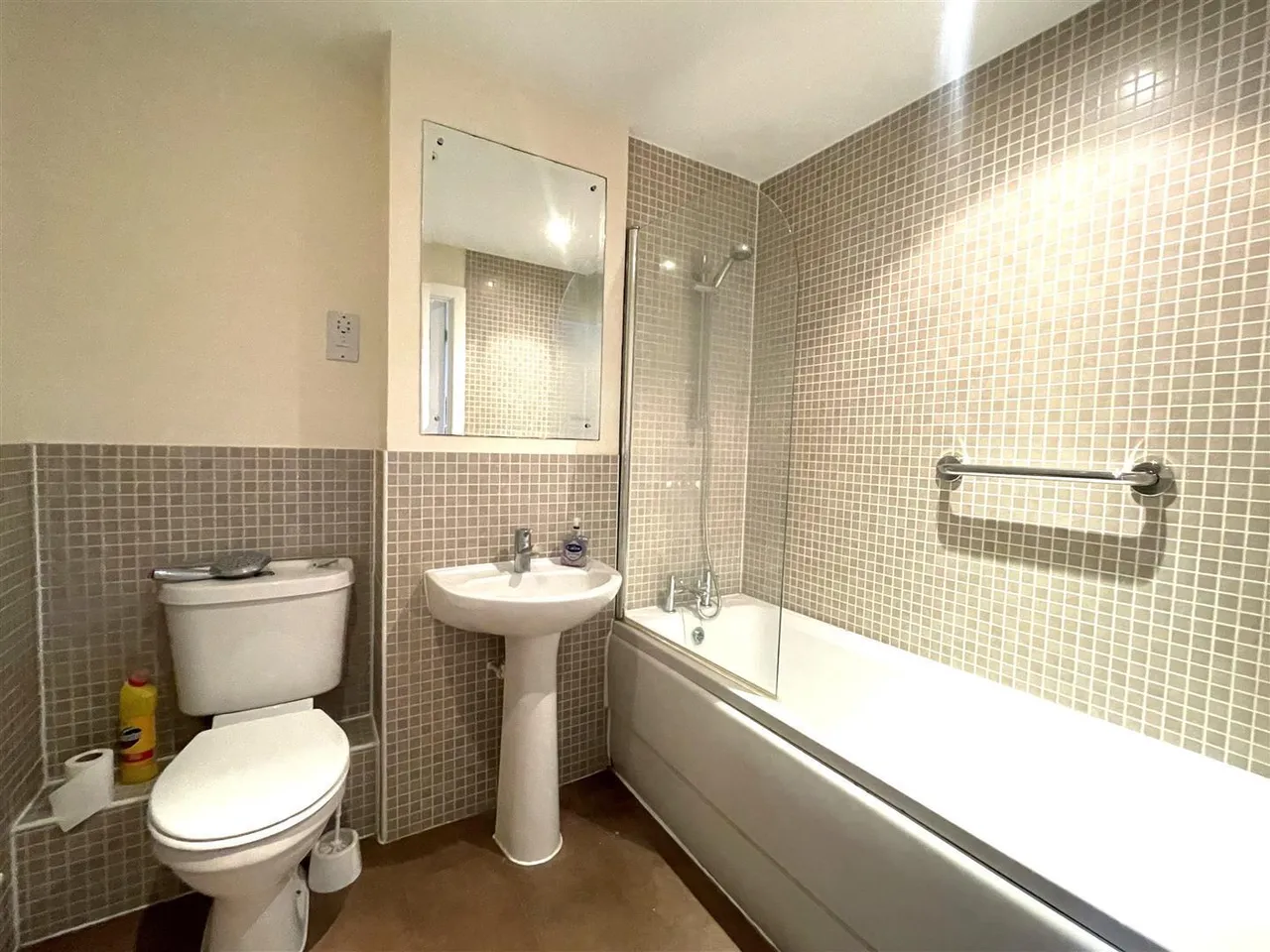 Pembroke Road, Ruislip, photo 5