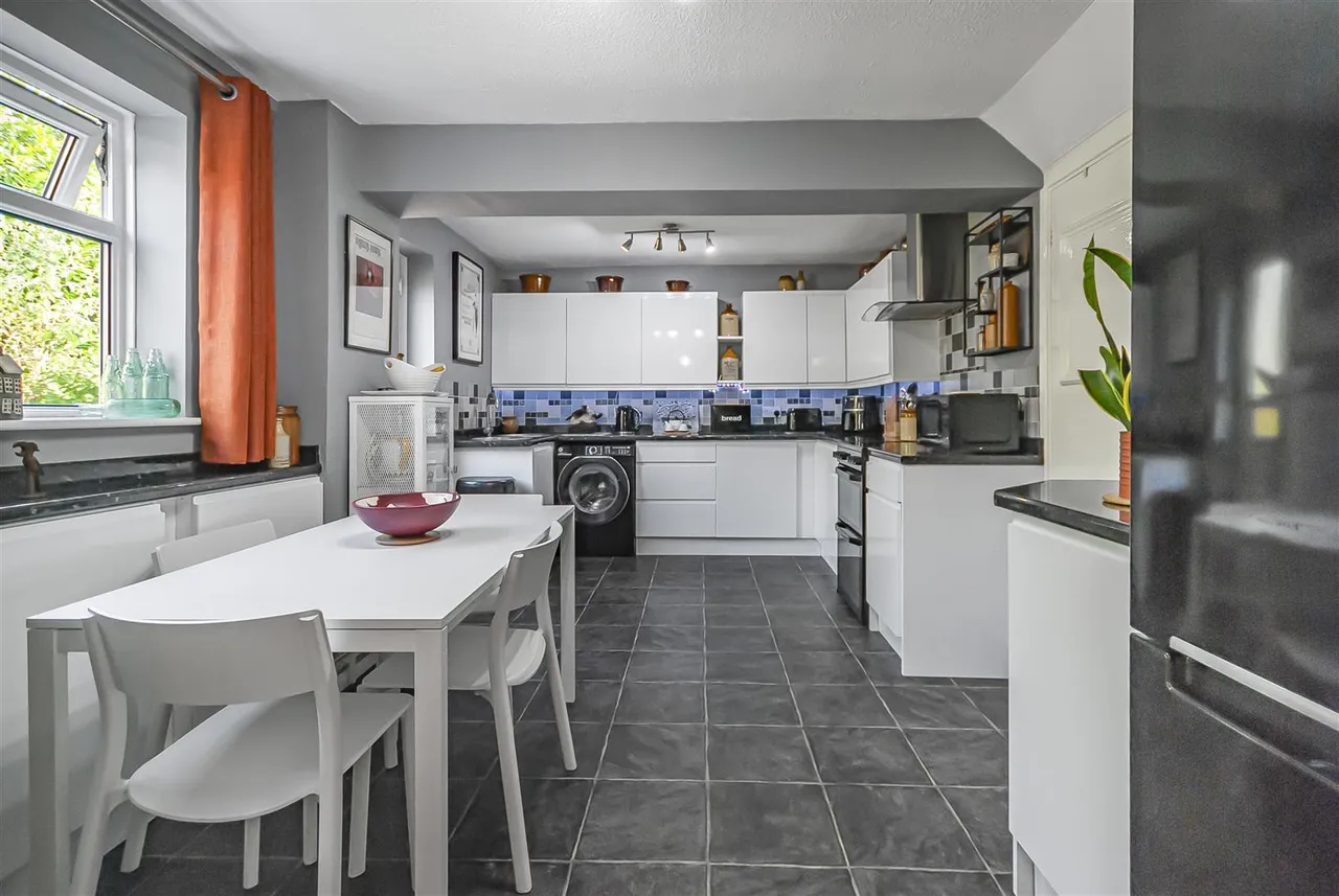 Raylees, Ramsbottom, Bury, BL0 9HW, photo 4