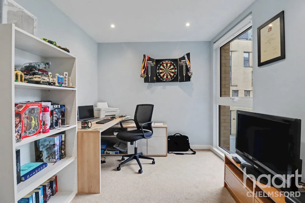 Burgess Springs, Chelmsford, CM1, photo 13