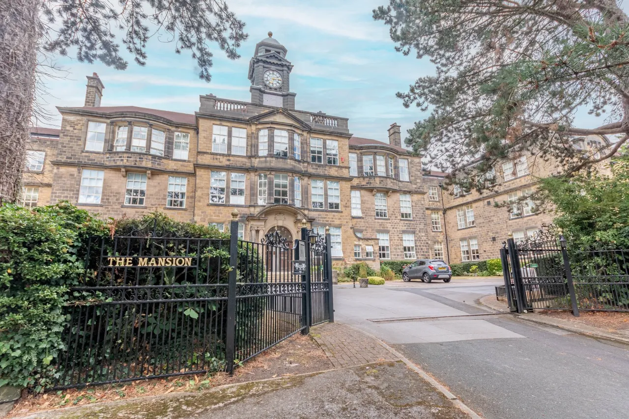 3 bed flat for sale, Lady Lane, Bingley, BD16