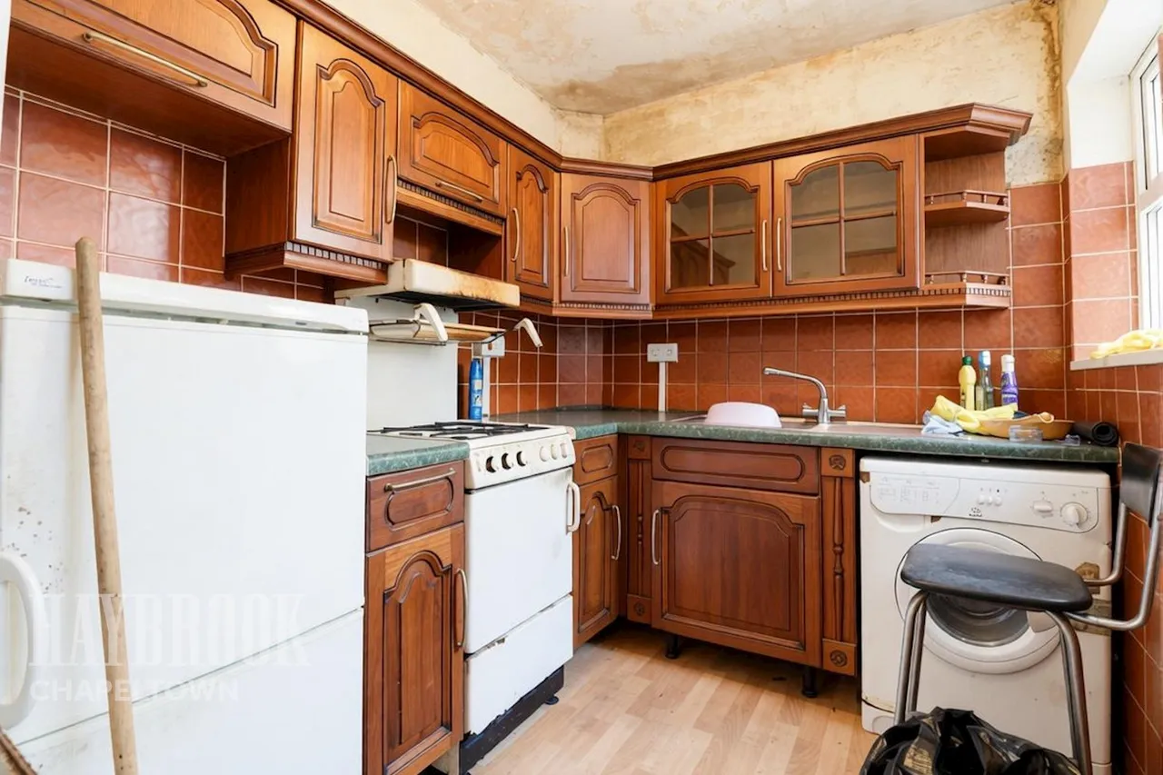 Firth Park Crescent, Sheffield, photo 7