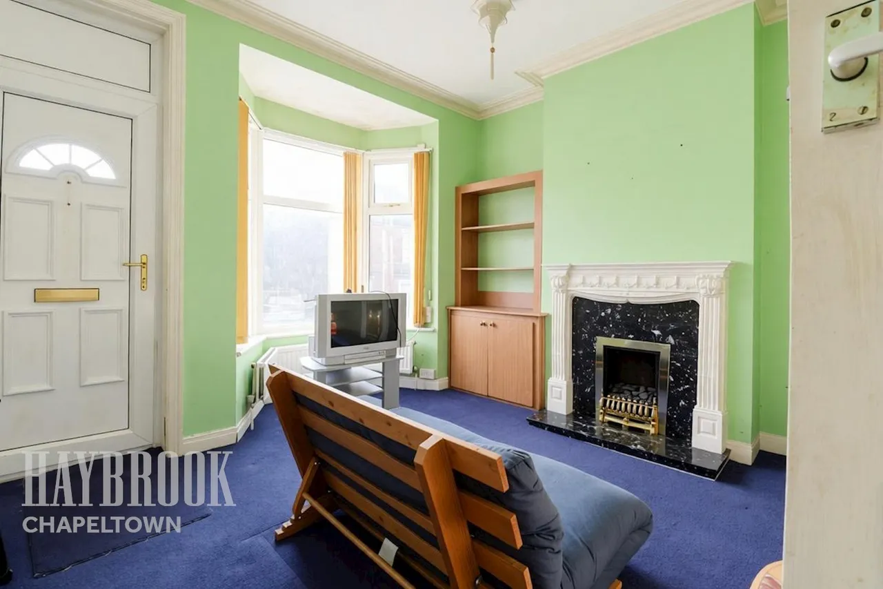 Firth Park Crescent, Sheffield, photo 3