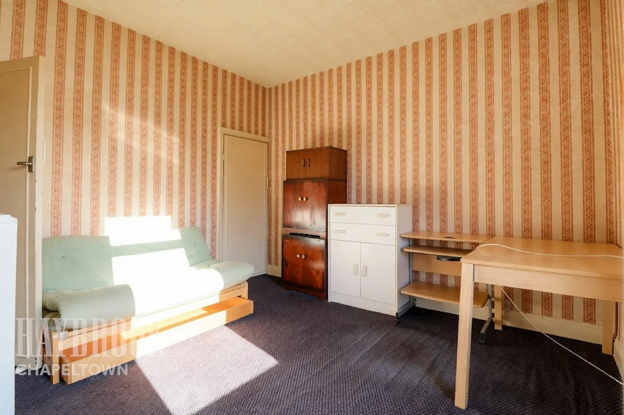 Firth Park Crescent, Sheffield, photo 8