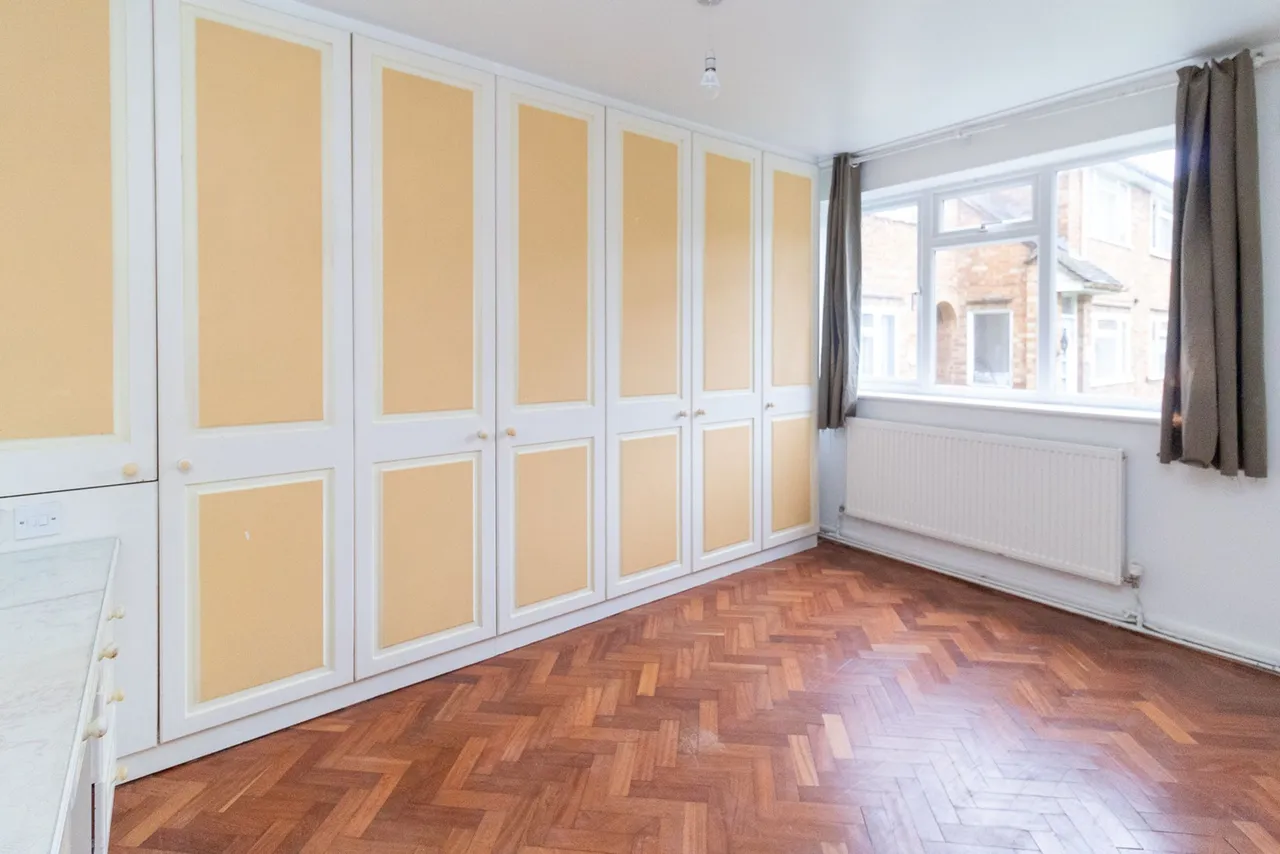 Heronsgate, Edgware, HA8, photo 4