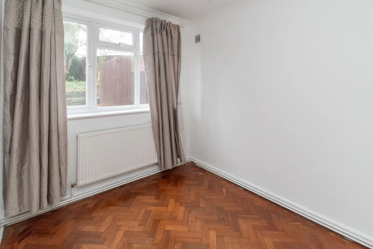 Heronsgate, Edgware, HA8, photo 5