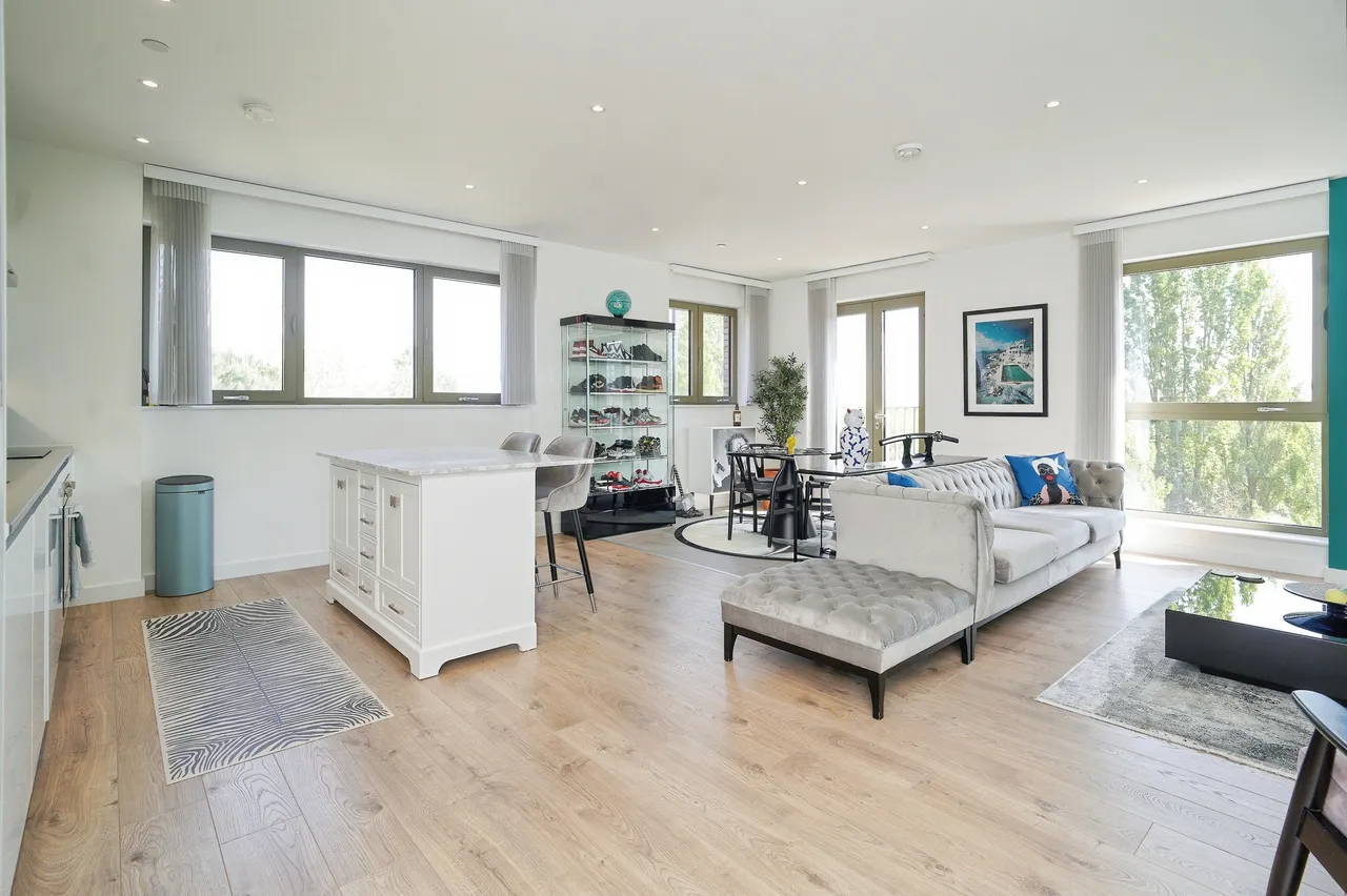20 Armada Way, London, photo 3