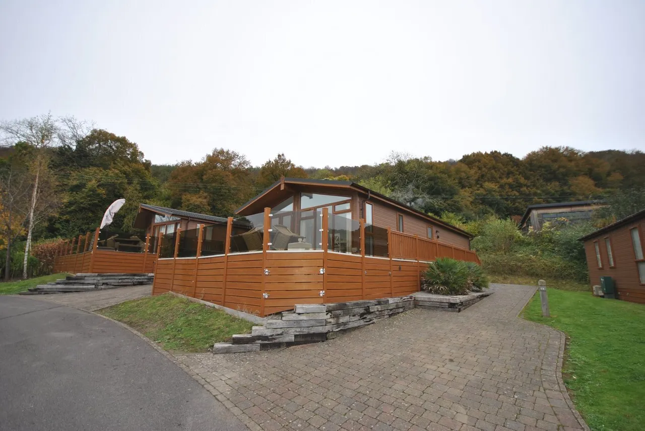 2 bed park home for sale, Cheddar Woods, Cheddar, BS27