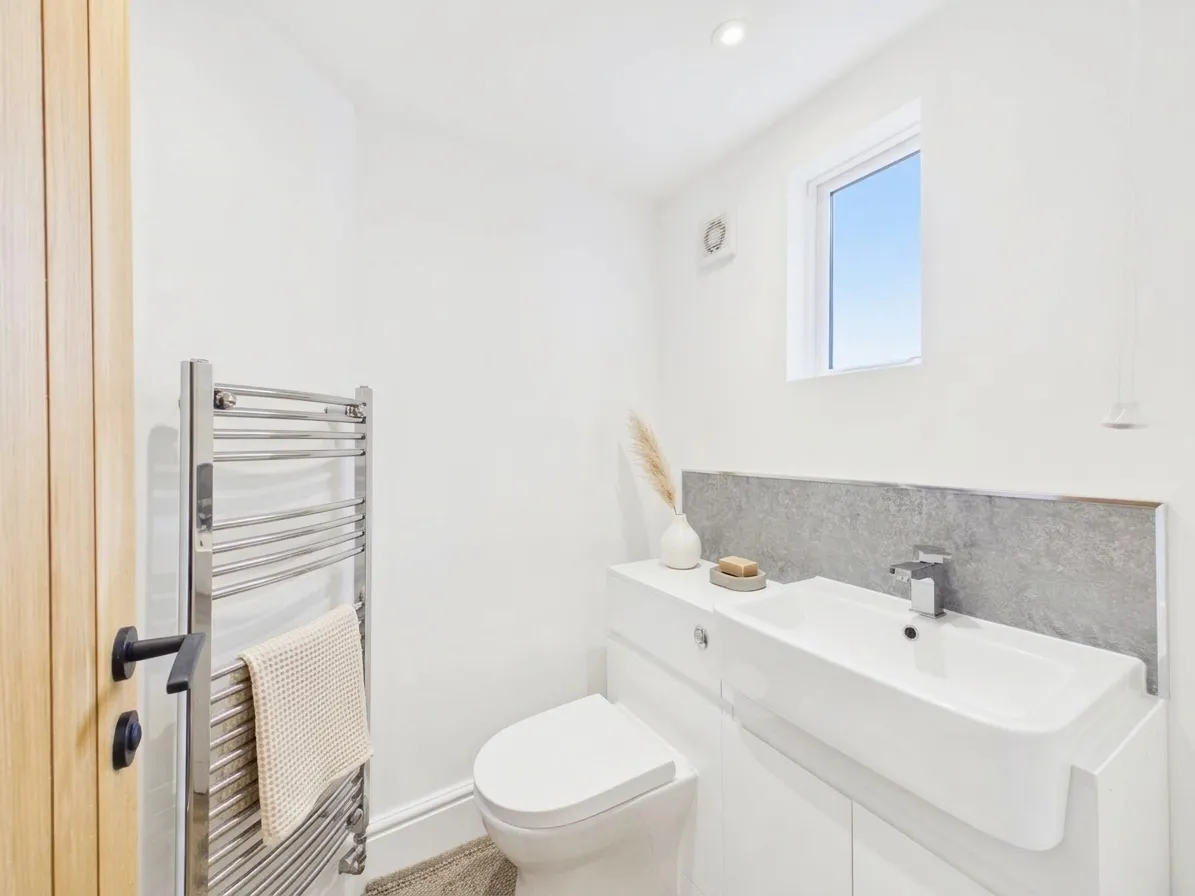 Room 3, 8 St. Michaels Square, Gloucester, GL1 1HX, photo 6
