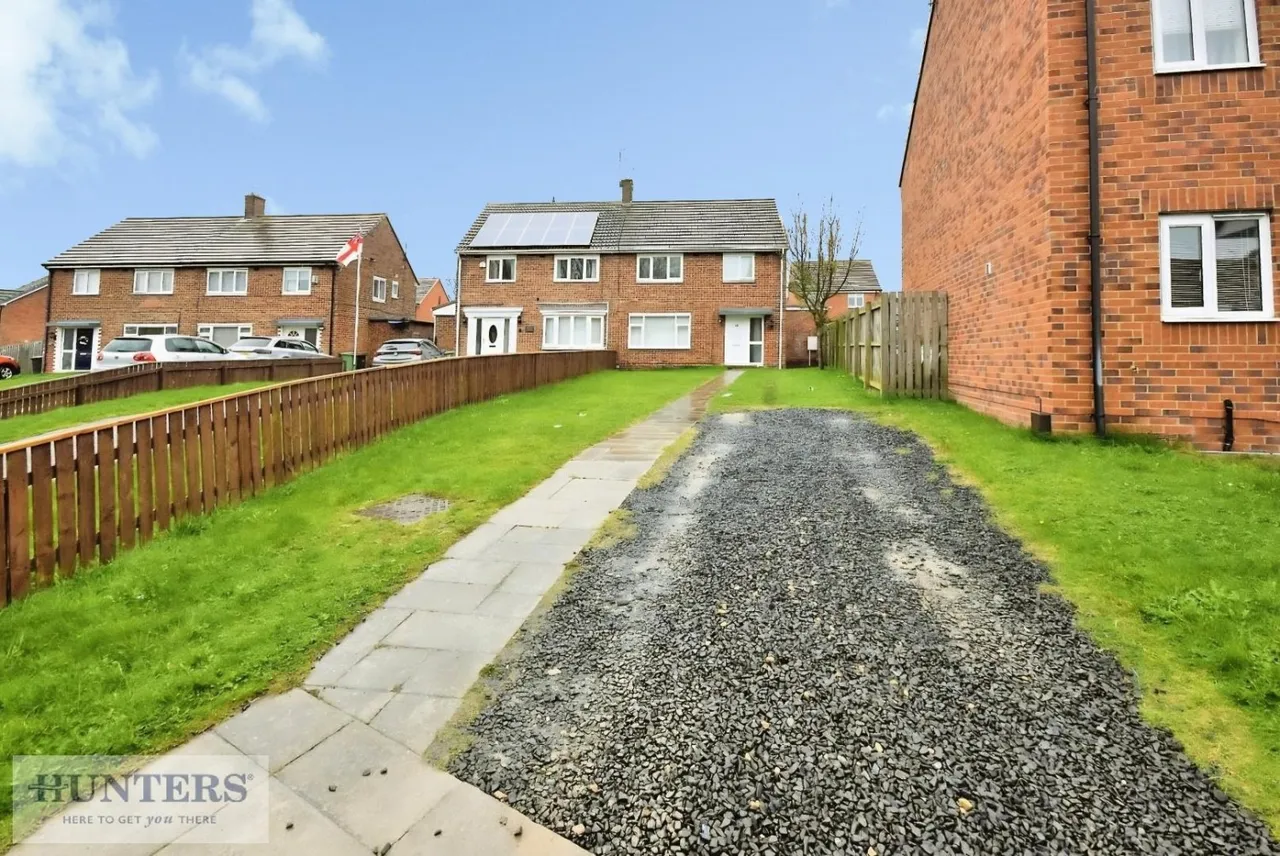 3 bed house to rent — Fairbairn Road, Peterlee, County Durham, SR8 5EN