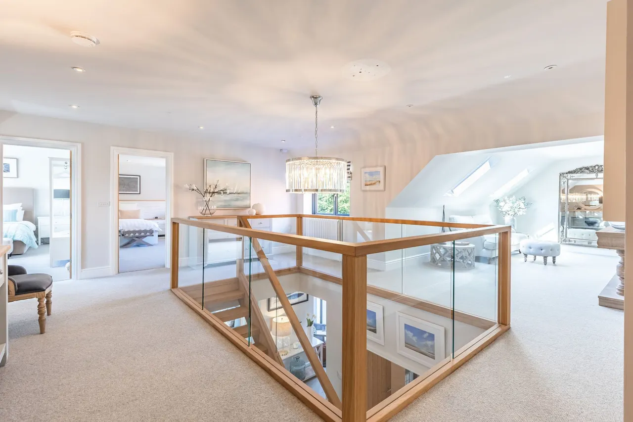 Large Family Home with Incredible Fie, photo 9