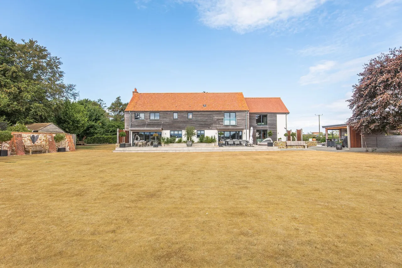 Large Family Home with Incredible Fie, photo 4