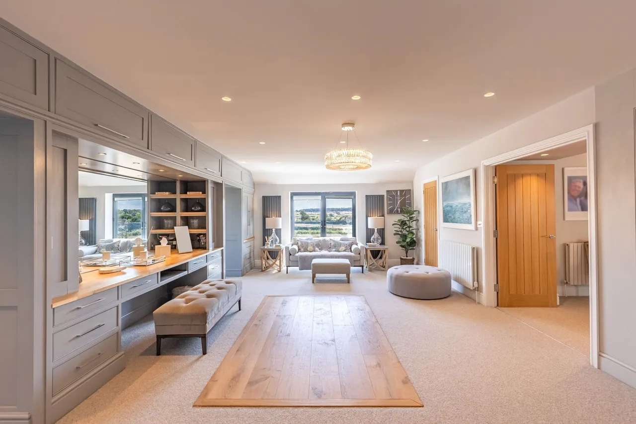 Large Family Home with Incredible Fie, photo 11