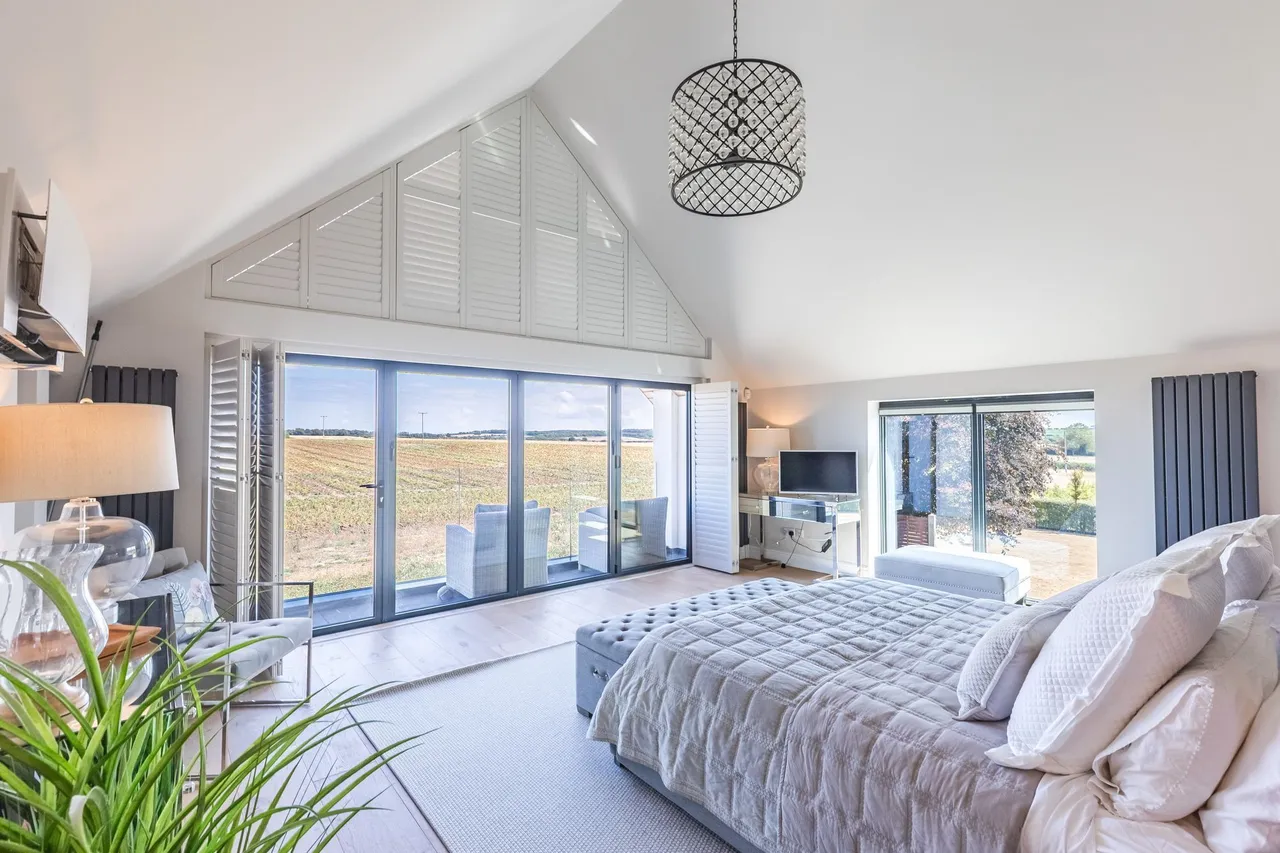 Large Family Home with Incredible Fie, photo 10