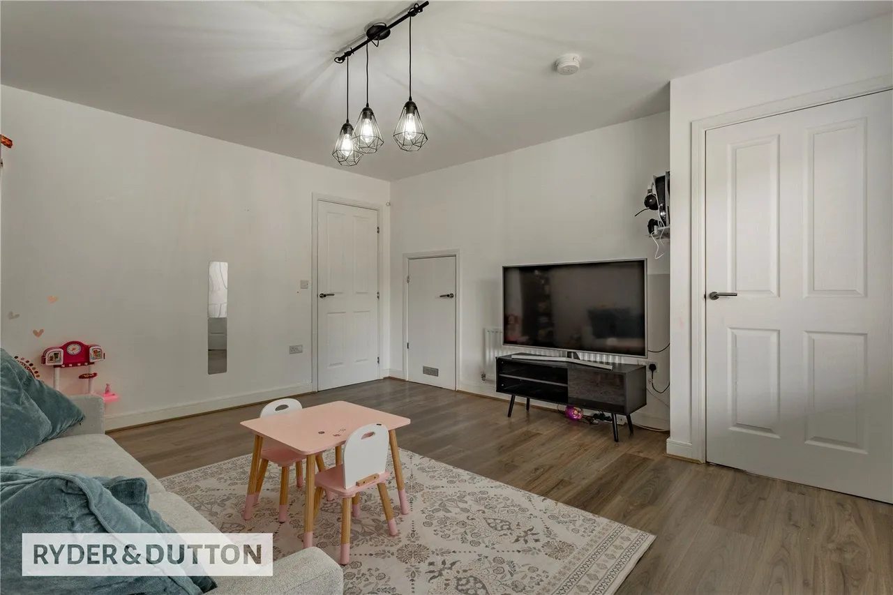Kersal Drive, Middleton, M24, photo 9